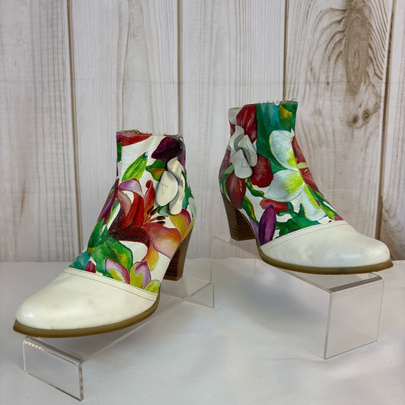 L’artiste Spring Step Leather Ankle Boots Floral Chic Booties White Size 8.5 - Picture 4 of 16